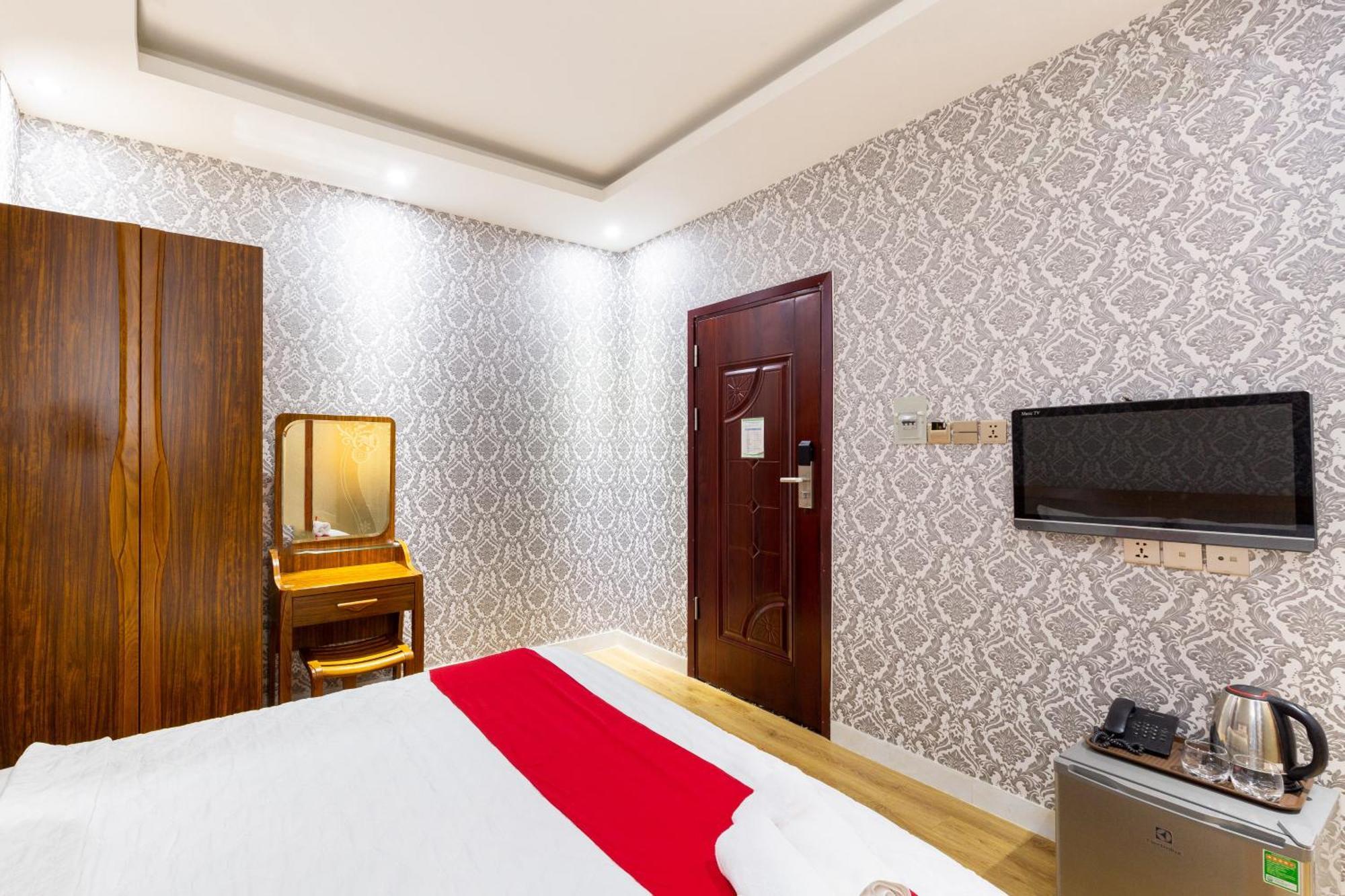 Spring Airport Hotel Thành Pho Ho Chí Minh Esterno foto